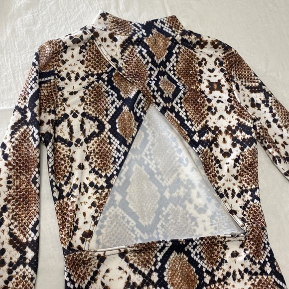 Pretty Little Thing Snake skin print dress (6) - Picture 7 of 7